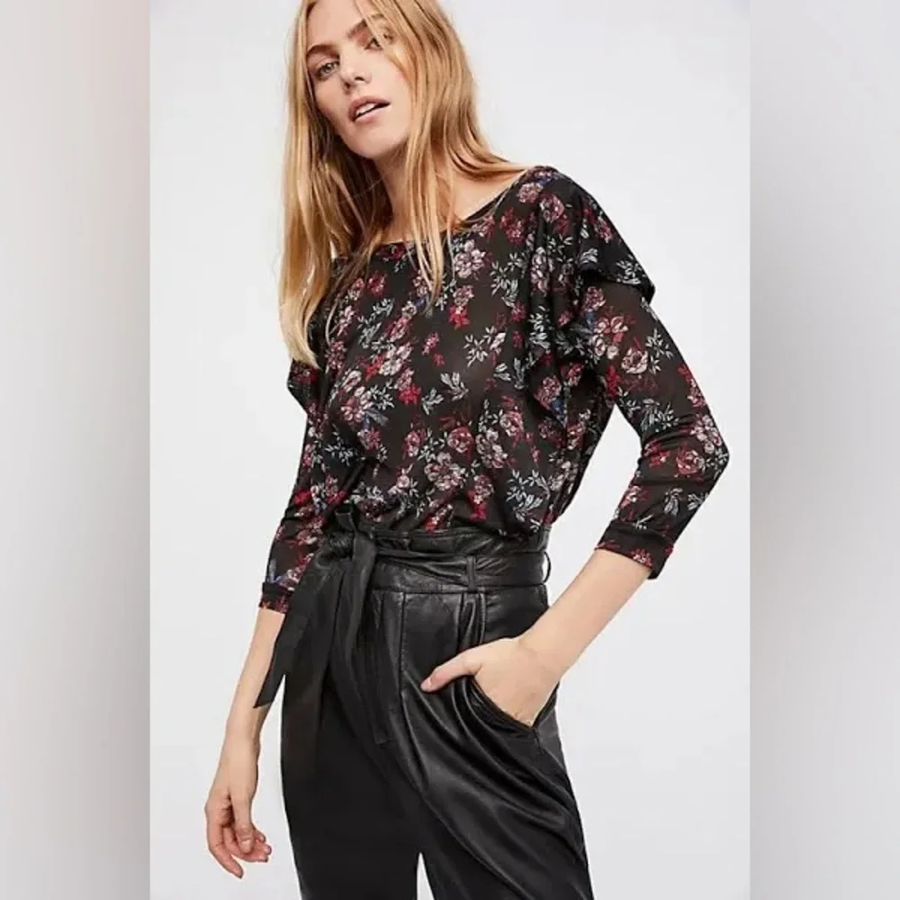Free People Black Floral Ruffle‎ Shoulder Blouse Long Sleeve Size S